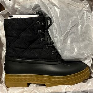 Sperry Black Quilted Winter Boots